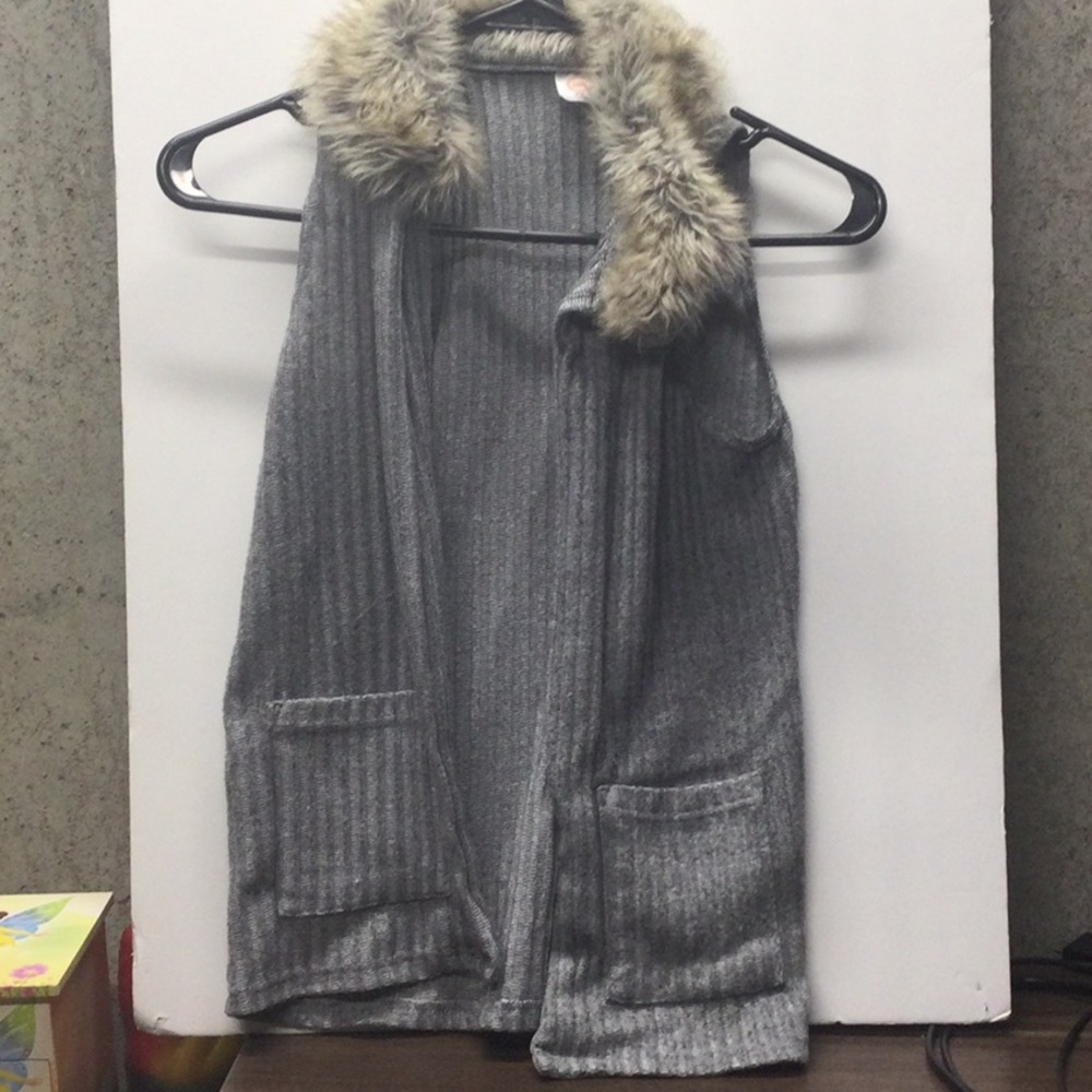 Girls 7-8 sleeveless furry cardigan